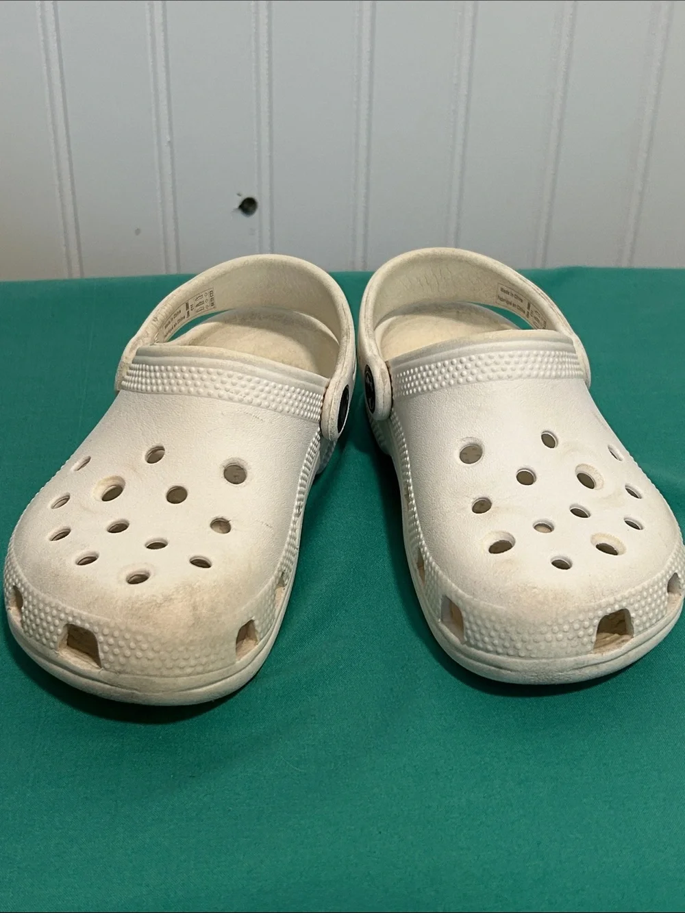 CROCS Kids White Clog Sandals with Heel Strap Sz: c11